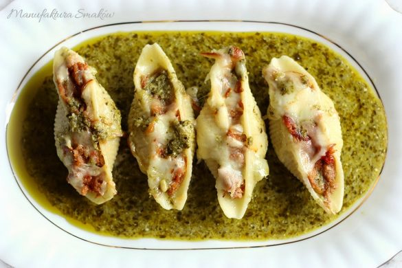 Faszerowane muszle w sosie z pesto