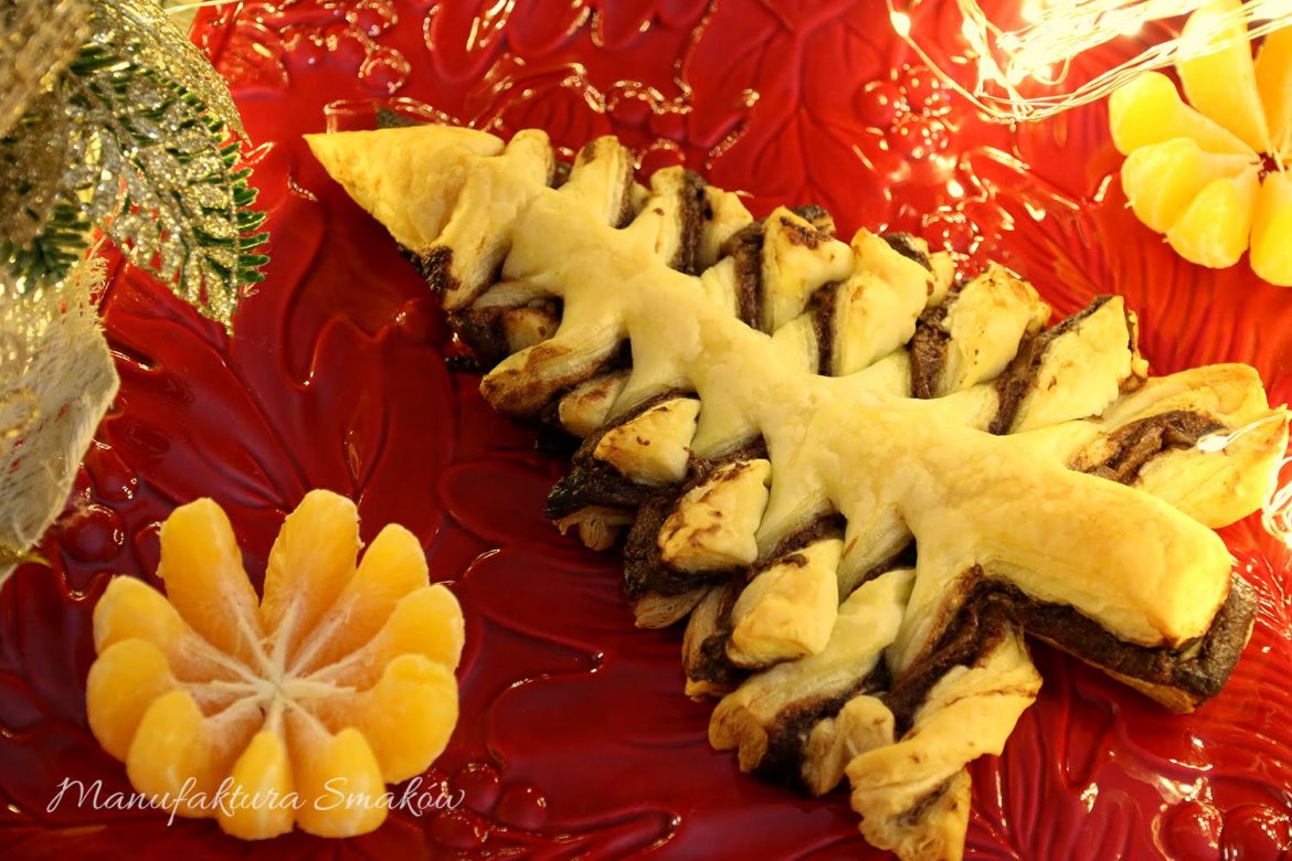 Choinka z ciasta francuskiego z Nutellą