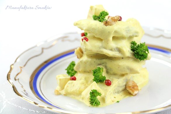 Śledzie w sosie curry z orzechami