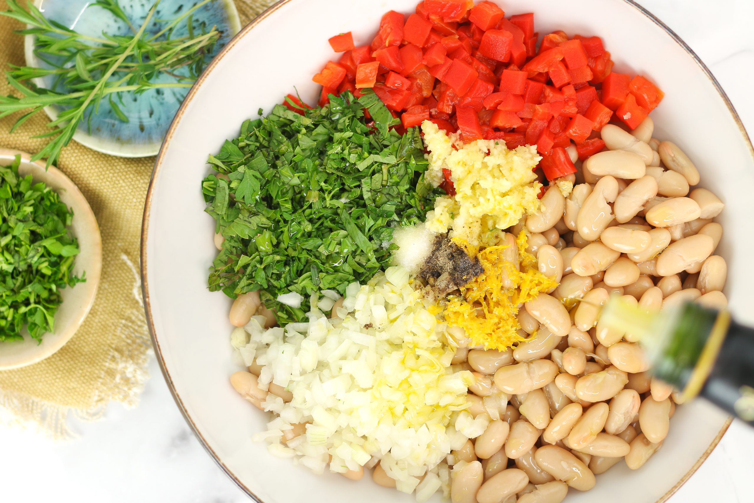 Śródziemnomorska sałatka z białej fasoli