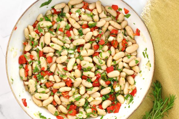 Śródziemnomorska sałatka z białej fasoli